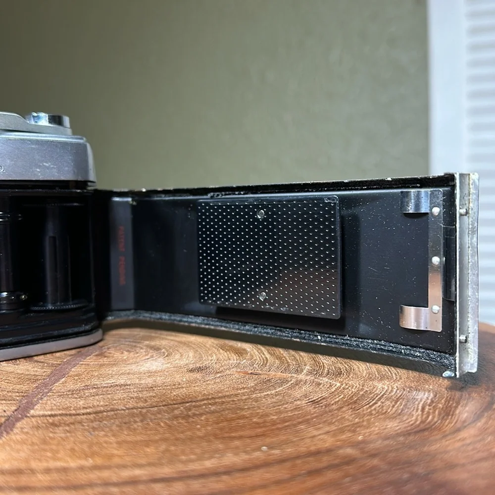 MAMIYA/SEKOR 1000 DTL 35mm SLR Camera with 55mm f/1.8 Lens